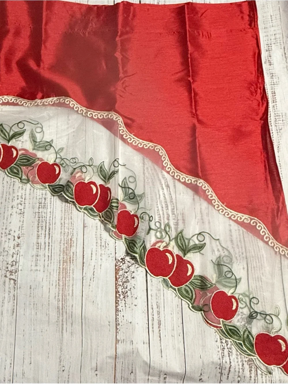 New Red Apple Kitchen Curtains - 3-Piece Set